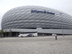 Allianz Arena. Parking anexo al estadio.